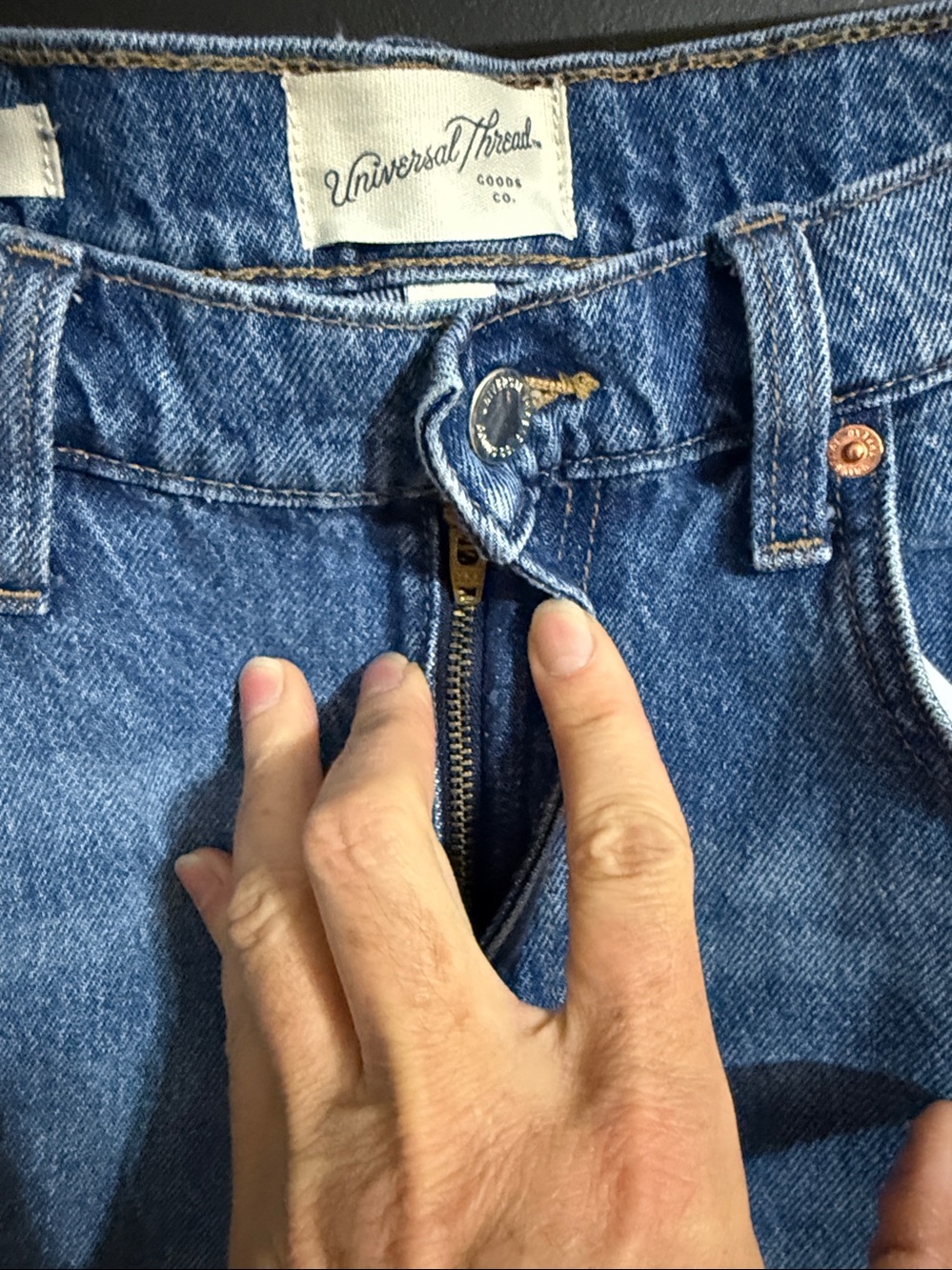 Universal Thread High Rise Easy Barrel Size: 10 Inseam: 26” - Picture 3 of 7